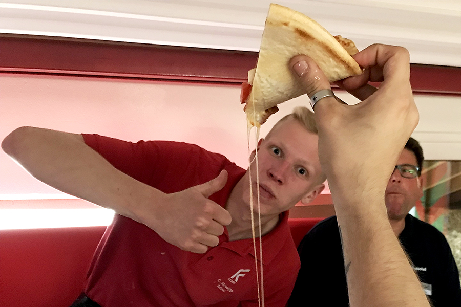 Pizza im Pausenraum